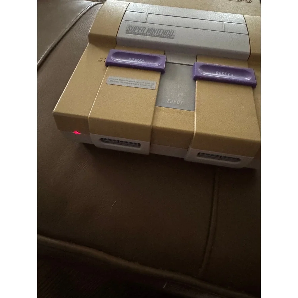 Nintendo Super NES SNES Console Bundle 2 Controllers AC Adapter RF Switch Bag